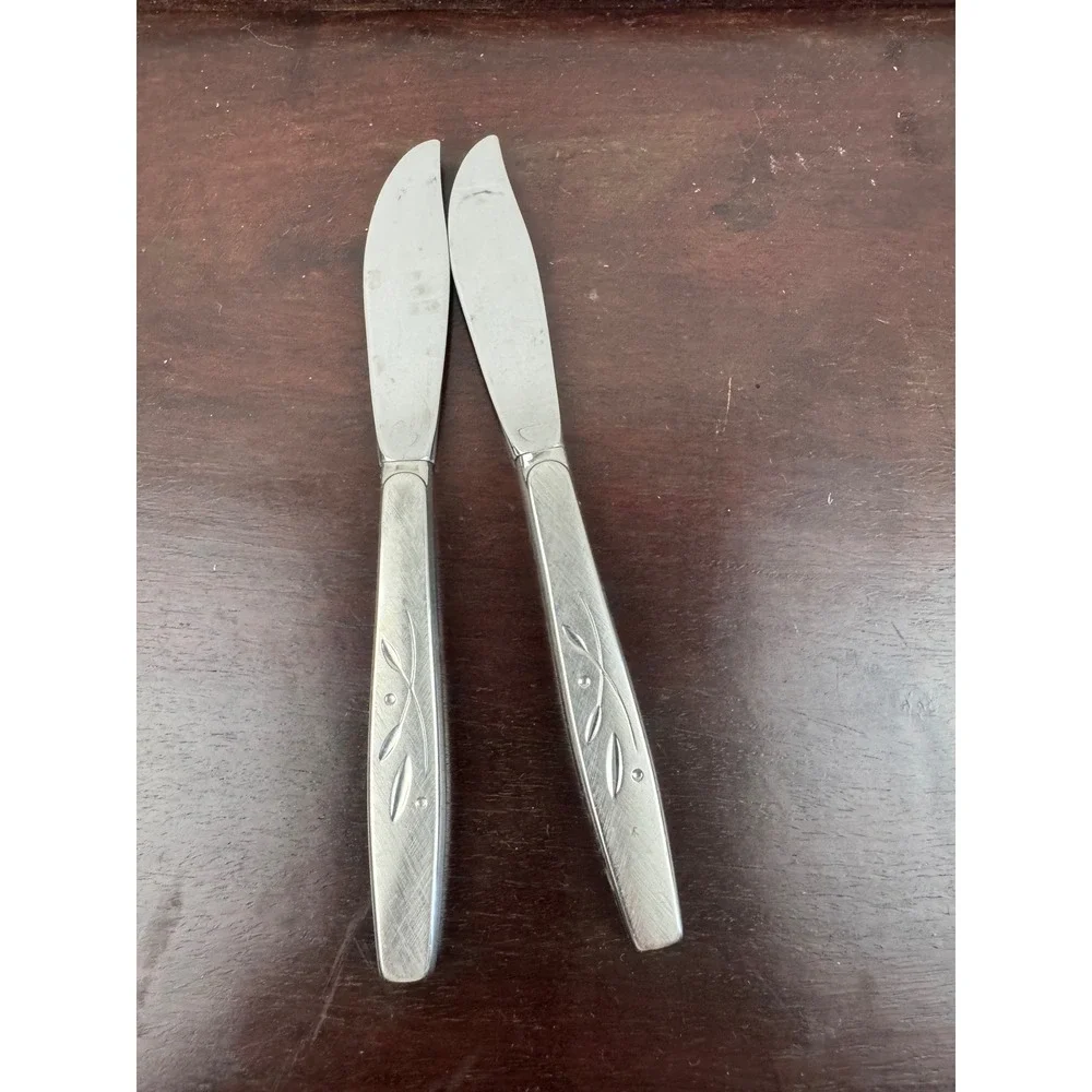 Vintage Oneida Will O Wisp Butter Knife Set 2 Leaf Bud Pattern MCM Flatware 6.5